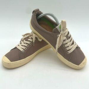 Cariuma Gray Sneakers Streamlined Canvas Comfort Unisex Mens 8.5 Womens 10